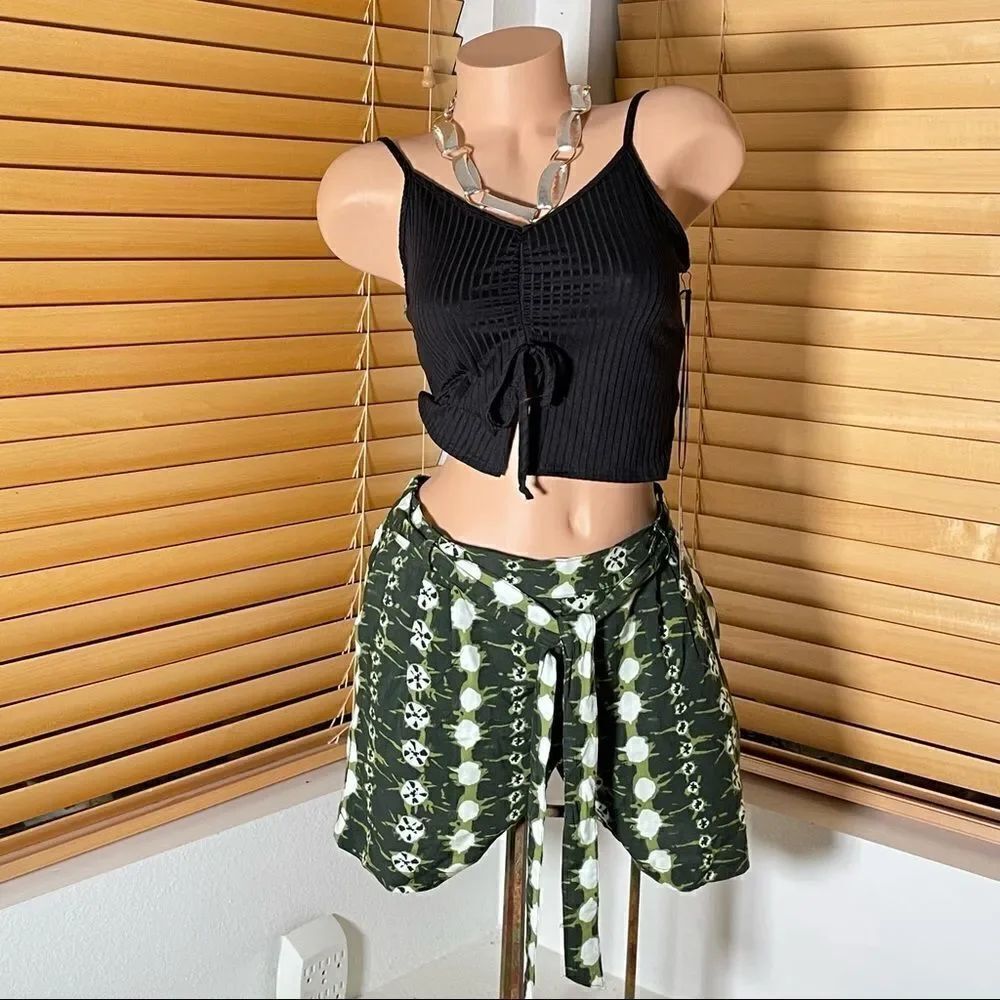NWT Per Se Sz. S Womens Self-Tie military Olive Green Relaxed Printed Shorts